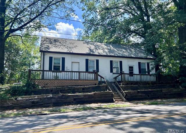Property at 517 Mascoutah Ave, Belleville, IL 62220, 4 beds, 2 baths