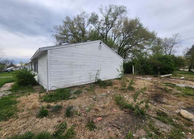 Property at 23 Saint Gregory Dr, Cahokia, IL 62206, 2 beds, 1 bath