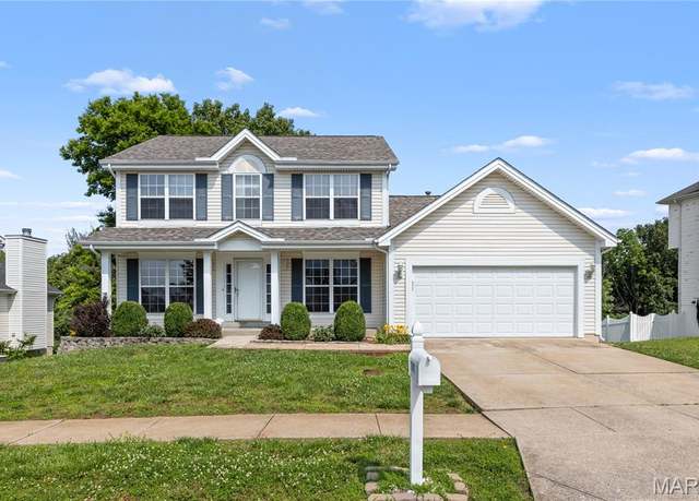 Property at 1141 Hickory Ridge Trl, Arnold, MO 63010, 5 beds, 3.5 baths