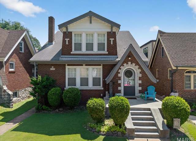 Property at 3844 French Ct, St Louis, MO 63116, 5 beds, 2 baths