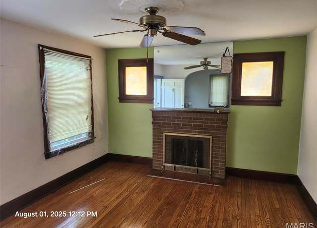 Property at 2914 Glade Ave, Jennings, MO 63136, 2 beds, 2 baths