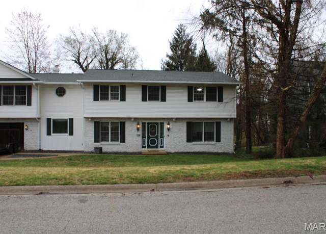 Property at 1702 Blu Fountain, Godfrey, IL 62035, 5 beds, 4 baths