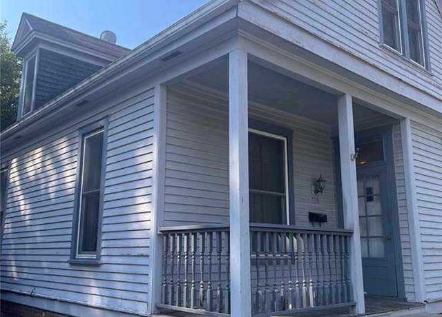 Property at 728 N Kingshighway St, Saint Charles, MO 63301, 3 beds, 1 bath