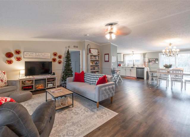 Property at 704 Ogle Dr, Richland, MO 65556, 4 beds, 2 baths