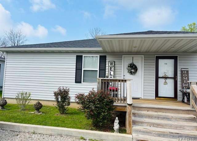 Property at 9 Mcleod St Unit A, Cuba, MO 65453, 2 beds, 1 bath