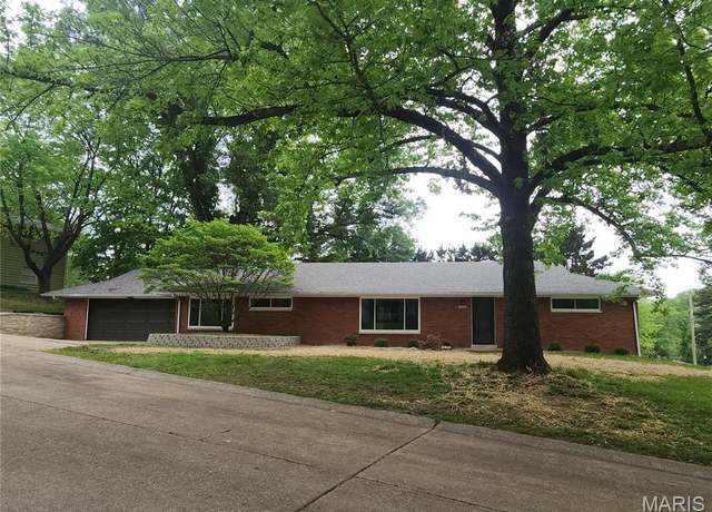 Property at 1626 Scivally Dr, Cape Girardeau, MO 63701, 3 beds, 3 baths