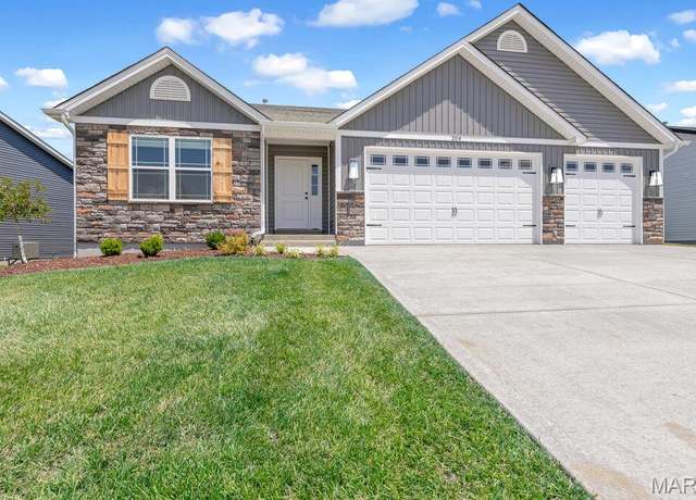 Property at 204 Woodhurst Dr, Wentzville, MO 63385, 5 beds, 3 baths