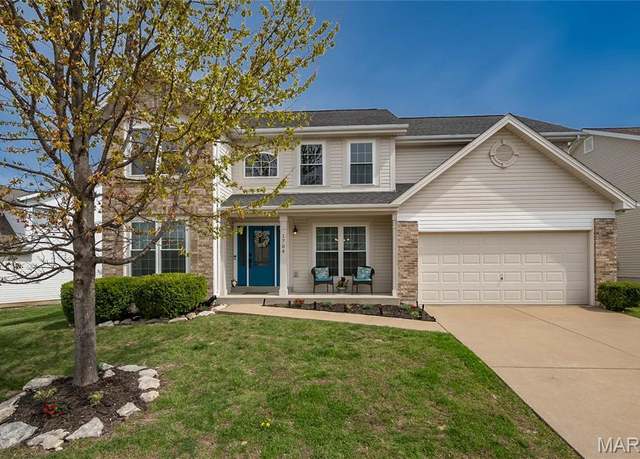 Property at 1704 Briarmanor Dr, Lake St Louis, MO 63367, 4 beds, 2.5 baths