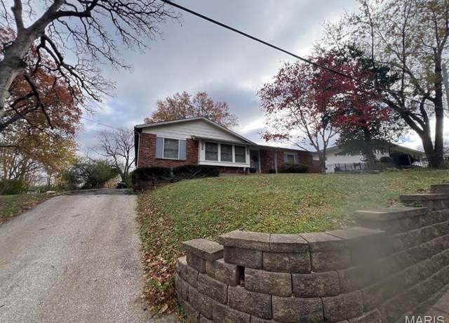 Property at 116 S Holmes Ave, Kirkwood, MO 63122, 3 beds, 2.5 baths
