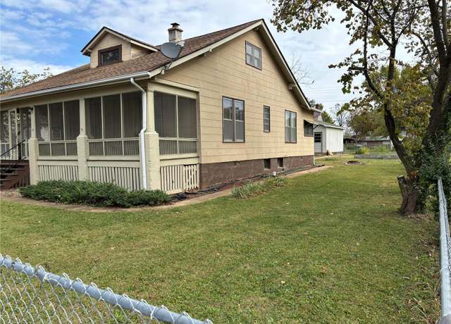 Property at 110 N White Oak St, Desloge, MO 63601, 2 beds, 1 bath