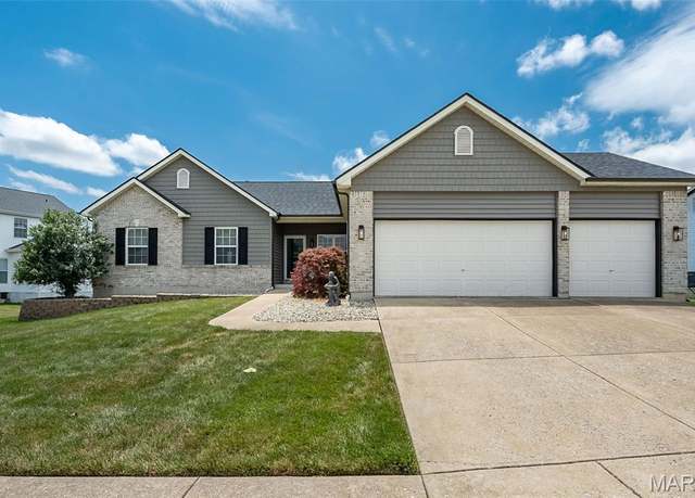 Property at 110 Creekside Trl, Arnold, MO 63010, 3 beds, 2.5 baths