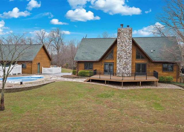 Property at 7467 Walshville Trl, Hillsboro, IL 62049, 4 beds, 4.5 baths