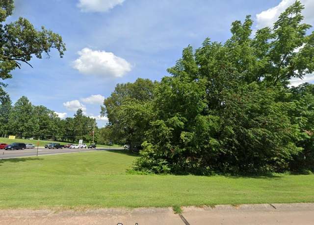 Property at 906 S Shawnee Blvd, Jackson, MO 63755