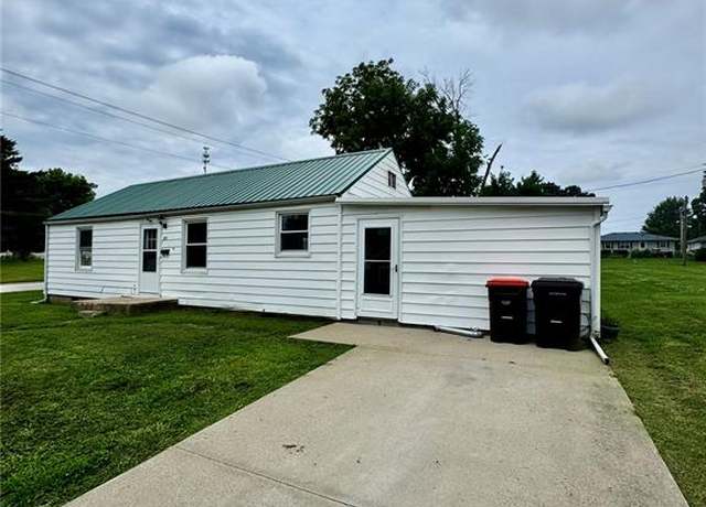 Property at 302 W Elm Street St, Palmyra, MO 63461, 2 beds, 1 bath