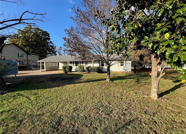 Property at 1149 Mistletoe Ln, Poplar Bluff, MO 63901, 3 beds, 1.5 baths