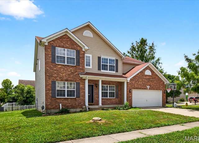 Property at 621 Royal Crest Way, O'fallon, IL 62269, 4 beds, 2.5 baths