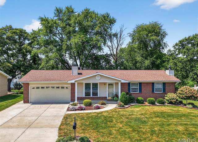 Property at 2001 Maple Tree St, St Peters, MO 63376, 3 beds, 2.5 baths