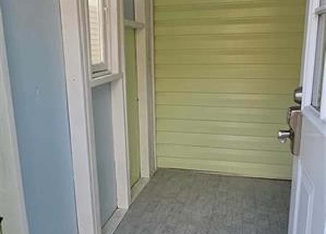 Property at 711 Fulton Ave, Hannibal, MO 63401, 1 bed, 2 baths