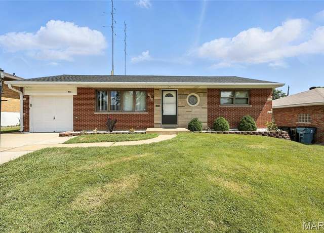 Property at 9509 Dorisann Ct, St Louis, MO 63123, 3 beds, 2 baths