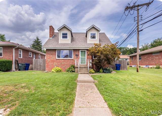 Property at 3915 French Ct, St Louis, MO 63116, 3 beds, 2 baths