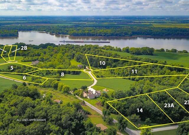 Property at 11 Golden Eagle Dr, Golden Eagle, IL 62036