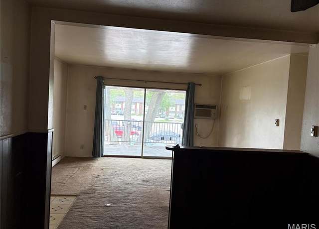 Property at 7437 Hazelcrest Dr Unit G, Hazelwood, MO 63042, 3 beds, 1 bath