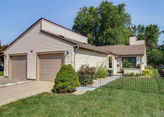 Property at 1822 Muny Vista Ct Unit A, Alton, IL 62002, 2 beds, 1.5 baths