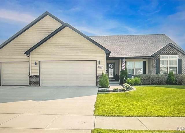 Property at 2619 Waldon Ln, Belleville, IL 62221, 4 beds, 3 baths