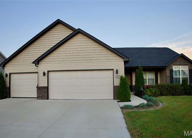 Property at 2619 Waldon Ln, Belleville, IL 62221, 4 beds, 3 baths