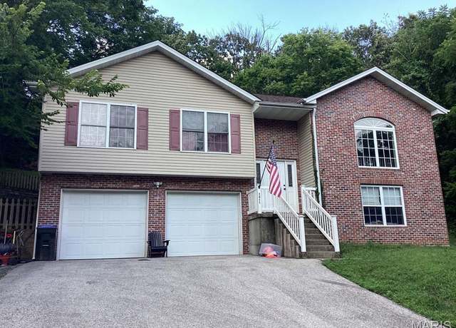 Property at 2011 Shady Station Trl, Dupo, IL 62239, 3 beds, 3 baths