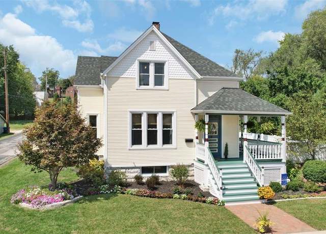 Property at 1303 N 3rd St, St Charles, MO 63301, 3 beds, 2 baths