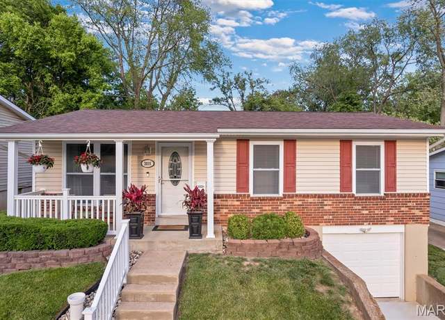 Property at 3018 Wismer Ave, St Louis, MO 63114, 3 beds, 1.5 baths