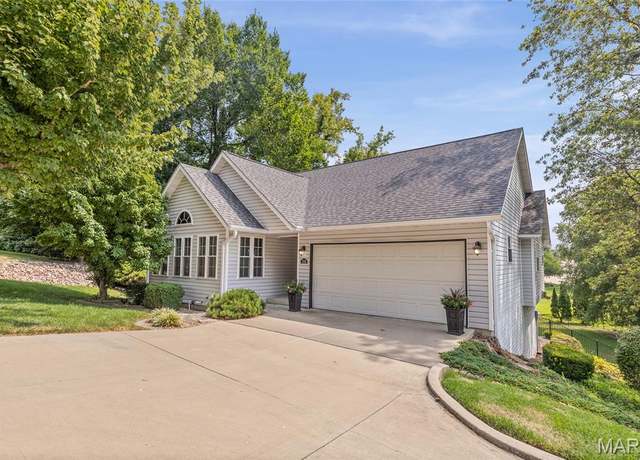 Property at 1516 Gerber Rd, Edwardsville, IL 62025, 3 beds, 3 baths