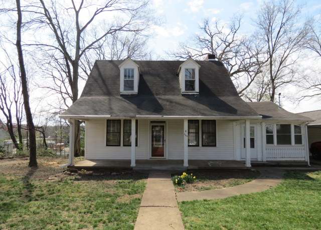Property at 204 E Wayne St, Ironton, MO 63650, 4 beds, 1 bath