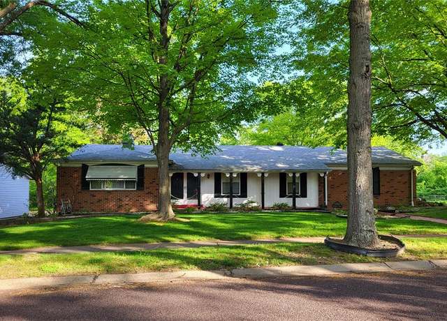 Property at 12837 Merribrook Dr, Florissant, MO 63033, 3 beds, 2 baths