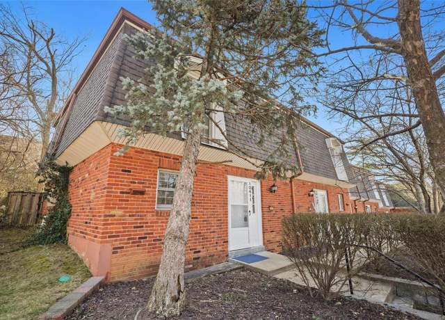 Property at 10411 Corbeil Dr, St Louis, MO 63146, 3 beds, 2.5 baths