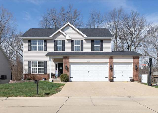 Property at 1819 Iron Mountain Dr, Festus, MO 63028, 4 beds, 2.5 baths