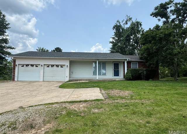 Property at 755 Wilcox Rd, Poplar Bluff, MO 63901, 5 beds, 3 baths