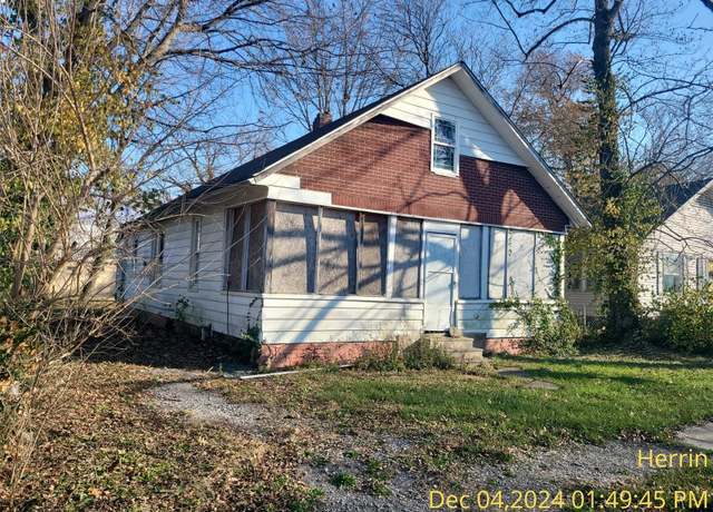 Property at 204 North 8th St, Herrin, IL 62948, 4 beds, 2 baths