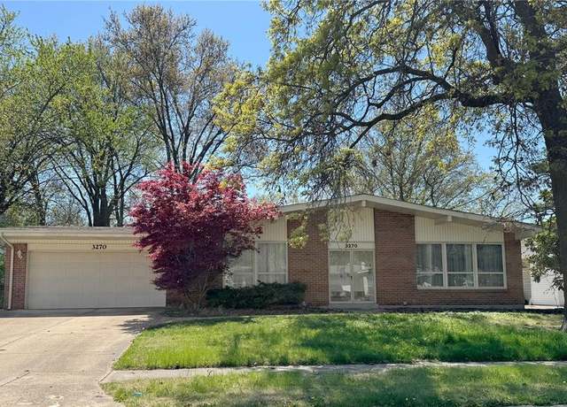 Property at 3270 Hermoso Dr, Florissant, MO 63033, 3 beds, 2 baths