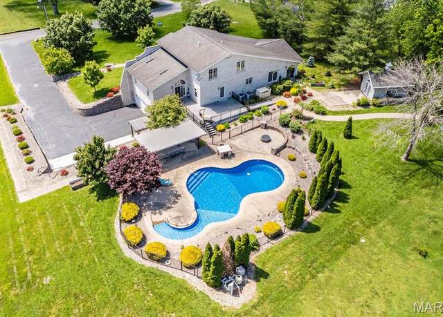 Property at 882 Edwards St, St Libory, IL 62282, 4 beds, 4 baths