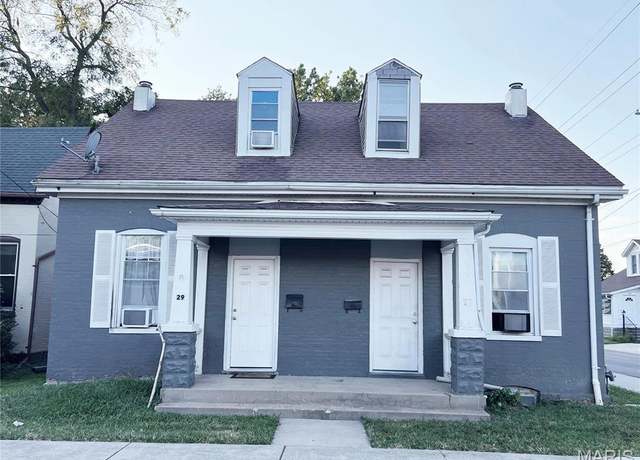 Property at 29 N 14th St, Belleville, IL 62220, 4 beds, 2 baths