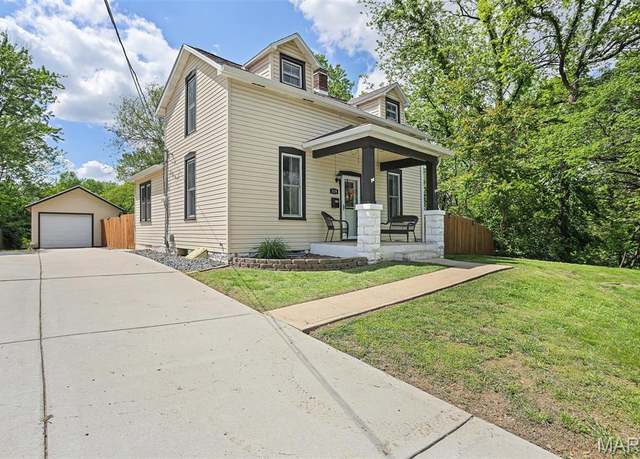 Property at 319 S Jefferson Ave, Collinsville, IL 62234, 3 beds, 1 bath