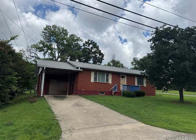 Property at 737 Price St, Poplar Bluff, MO 63901, 2 beds, 2 baths