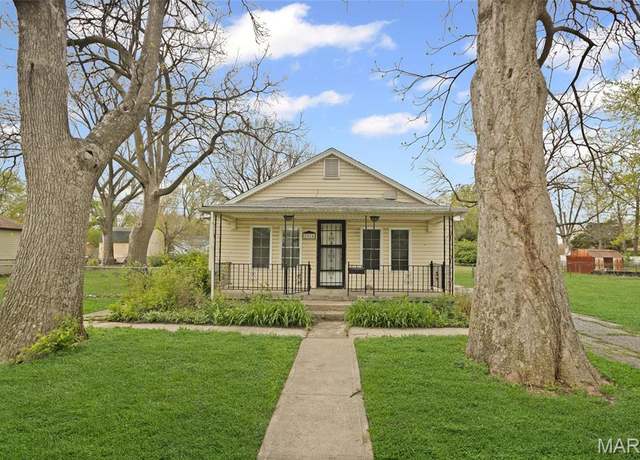 Property at 2915 Roosevelt Ave, Granite City, IL 62040, 2 beds, 1 bath