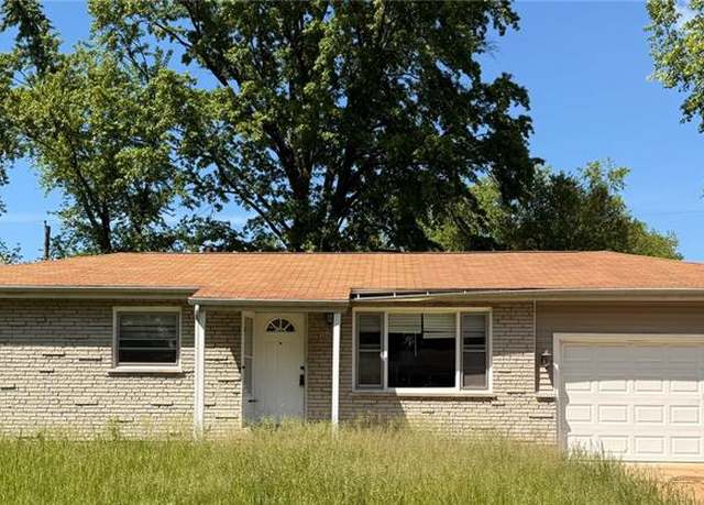 Property at 1433 Farmview Ave, St Louis, MO 63138, 4 beds, 2 baths