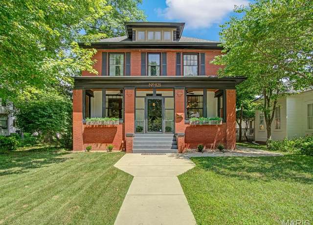 Property at 821 Saint Louis St, Edwardsville, IL 62025, 4 beds, 2.5 baths