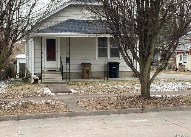 Property at 121 N Park Ave, Cape Girardeau, MO 63701, 3 beds, 2 baths