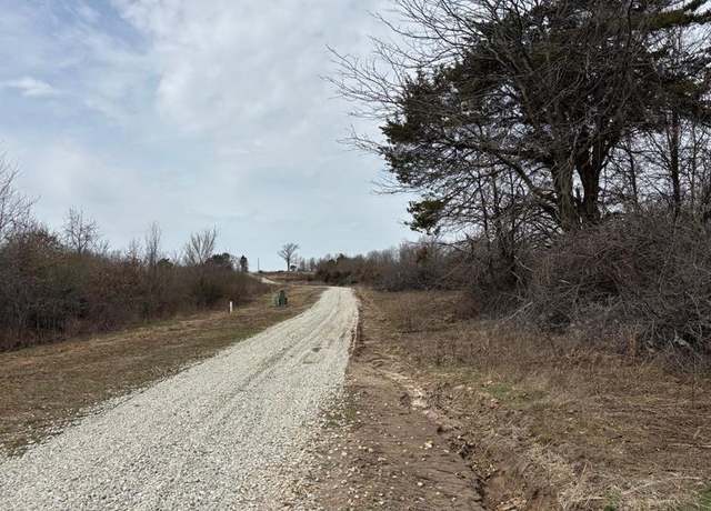 Property at 15 Olivia Ln, Perry, MO 63462