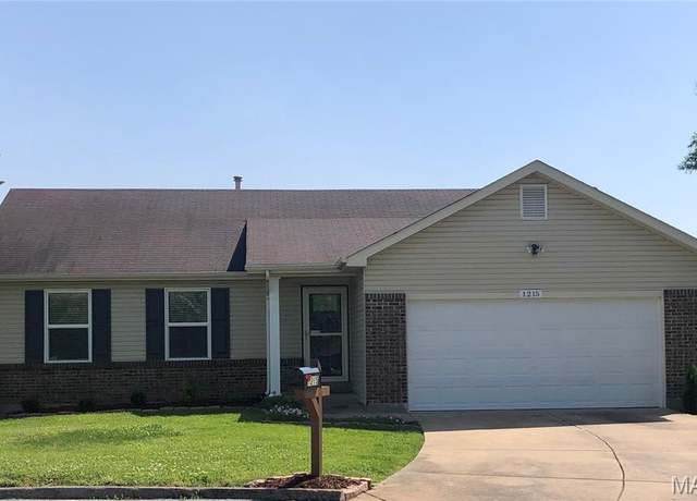 Property at 1215 Brookstone Ln, Lake St Louis, MO 63367, 3 beds, 2 baths